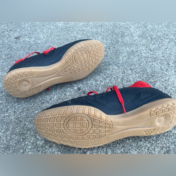 Adidas Predator indoor soccer shoe - size 8.5 - Picture 4 of 7